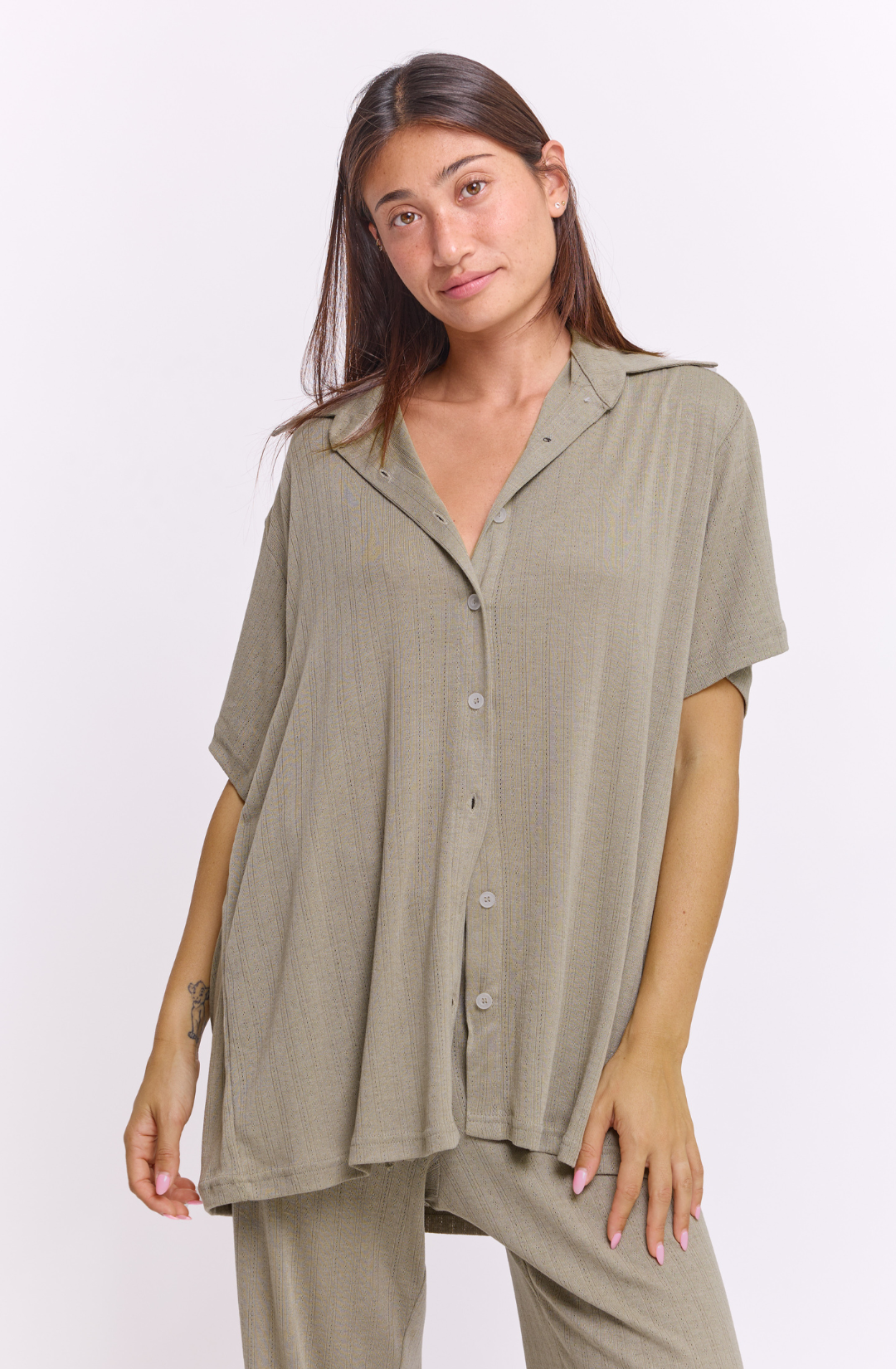 Olive pointill- Buttoned shirt