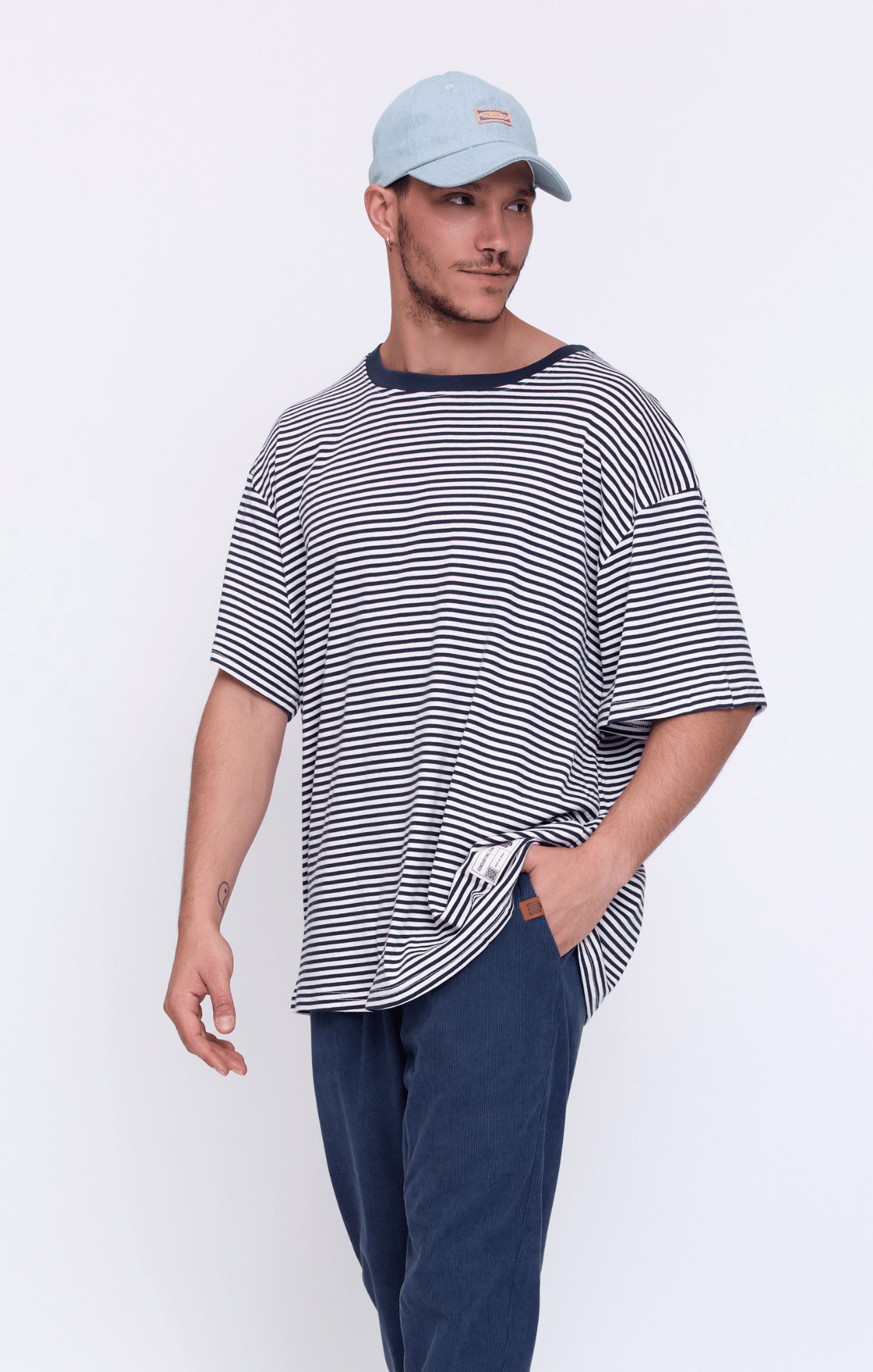 Navy Stripes - Oversize T-Shirt - GONSURFING